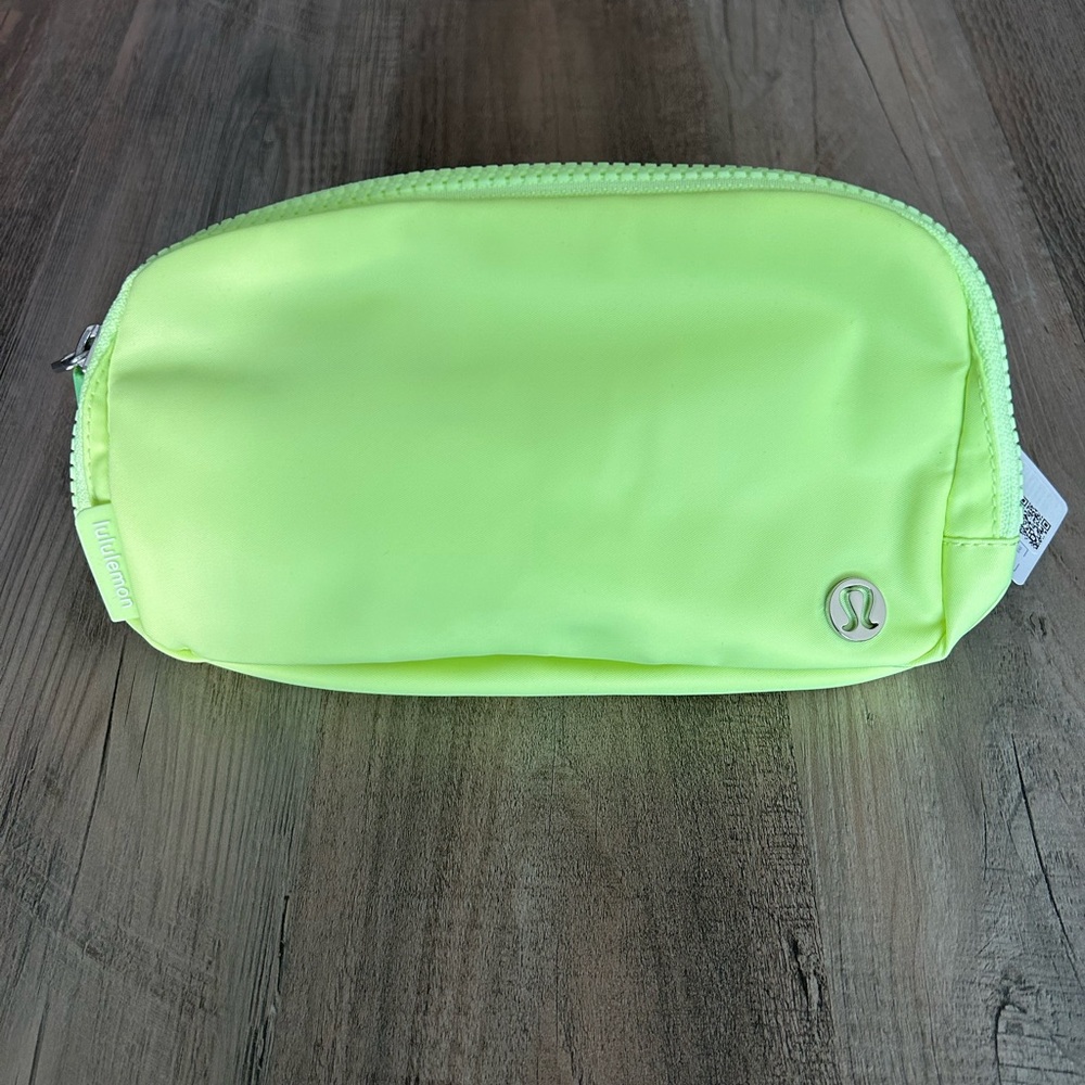 🦄 NWT Lululemon Everywhere Belt Bag 1L *Faded Zap*🦄